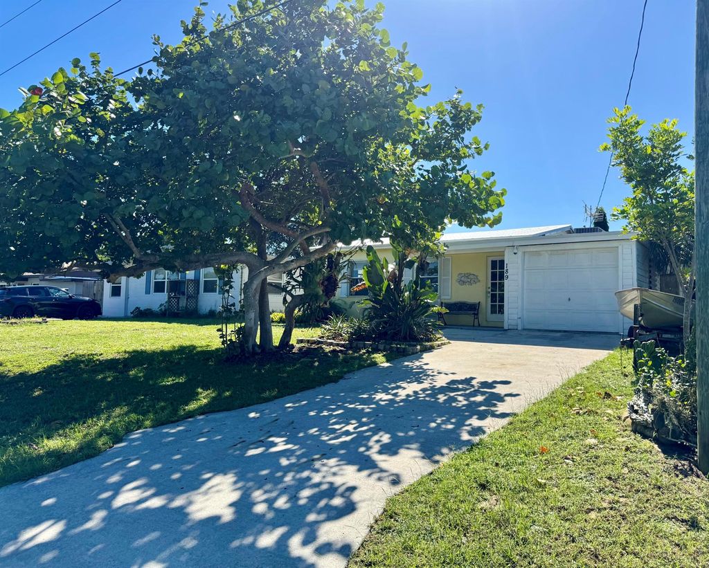 Photo of 189 Huber Drive, Fort Pierce, FL 34946 (MLS # R11136892)