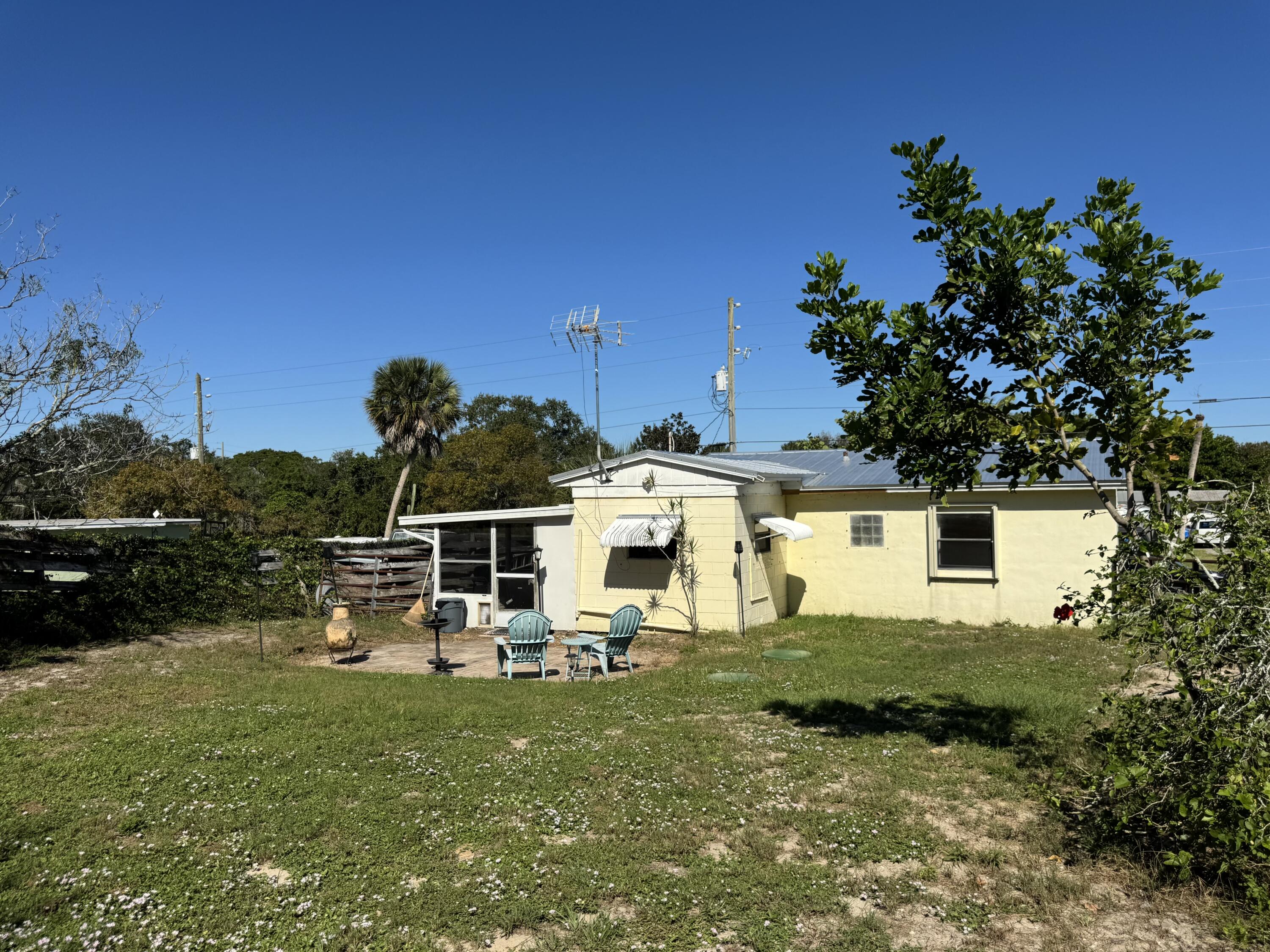 RIVERVIEW MANOR - Residential