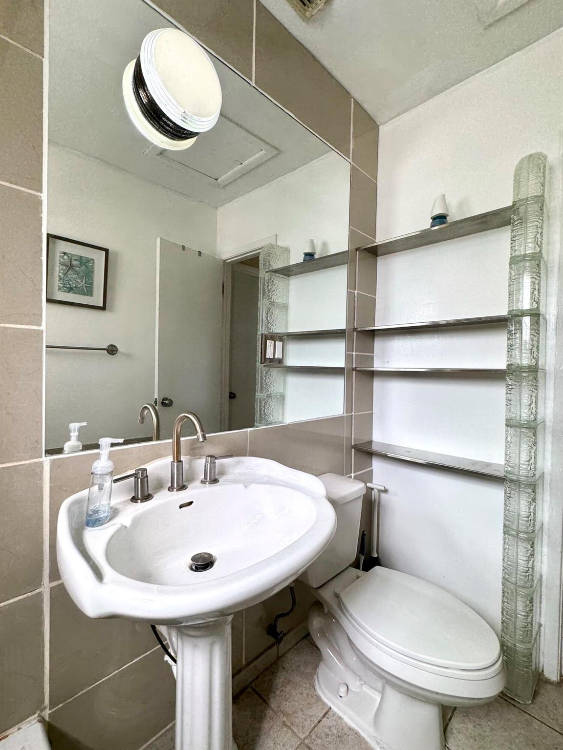 RIVERVIEW MANOR - Residential