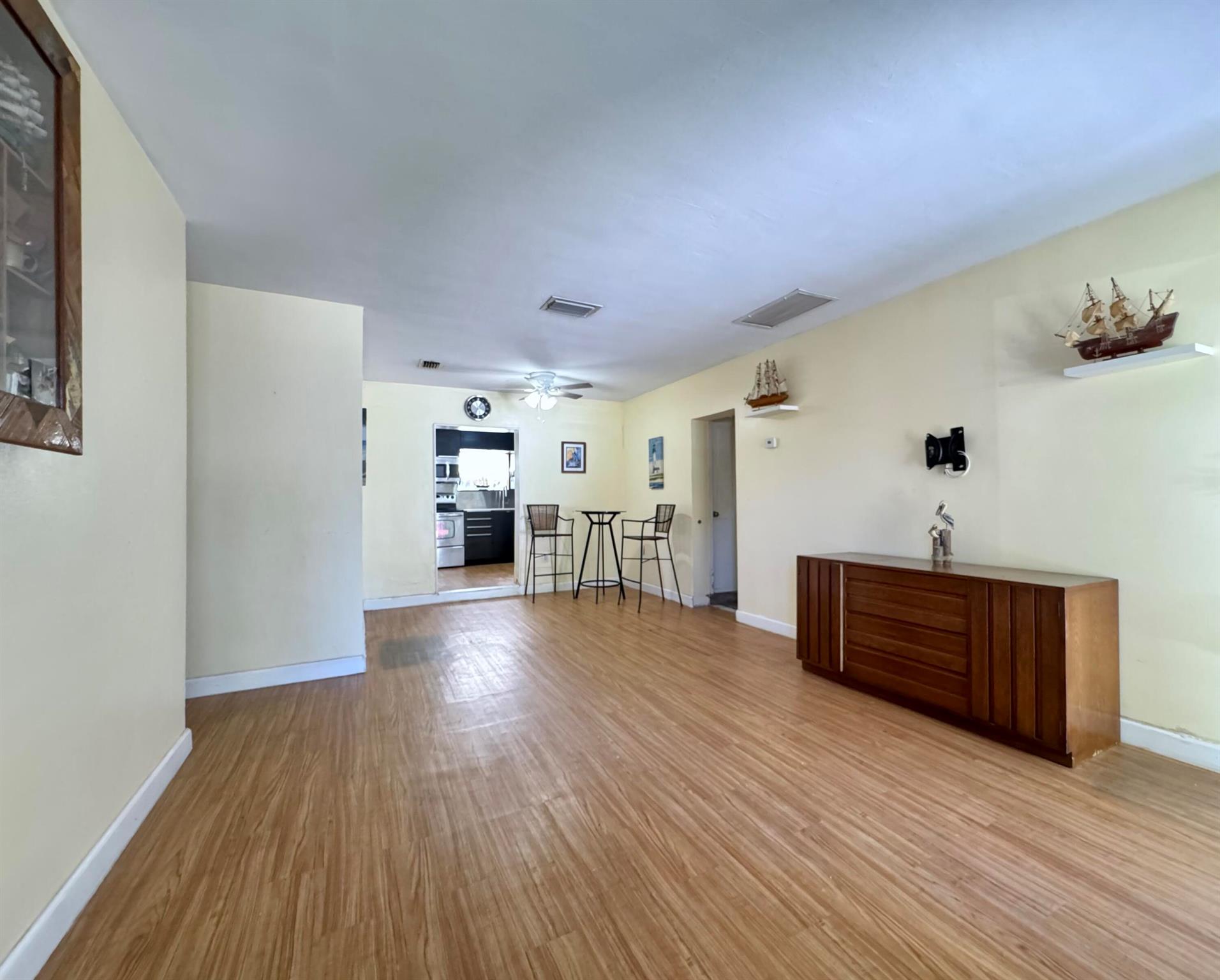 RIVERVIEW MANOR - Residential