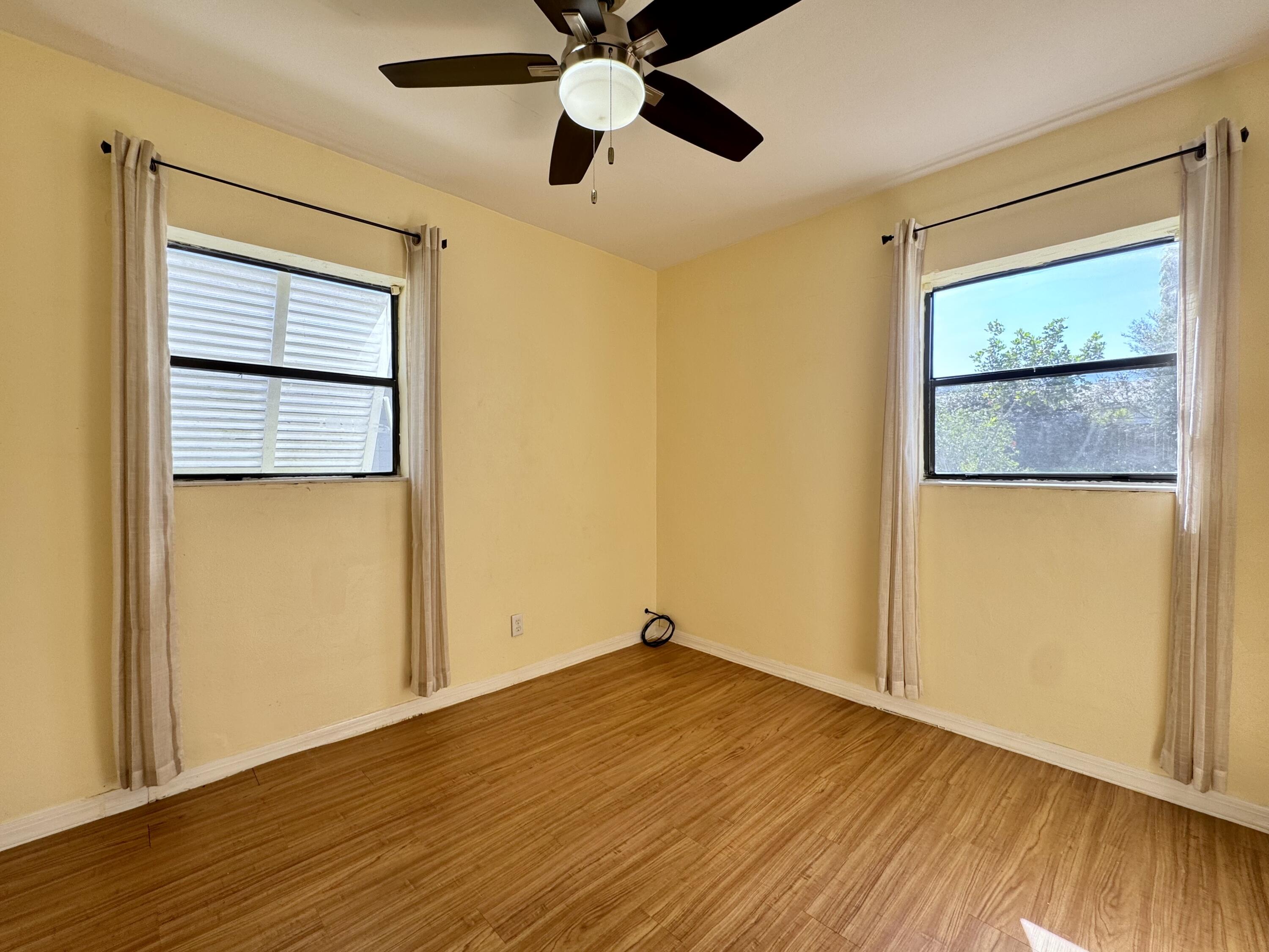 RIVERVIEW MANOR - Residential