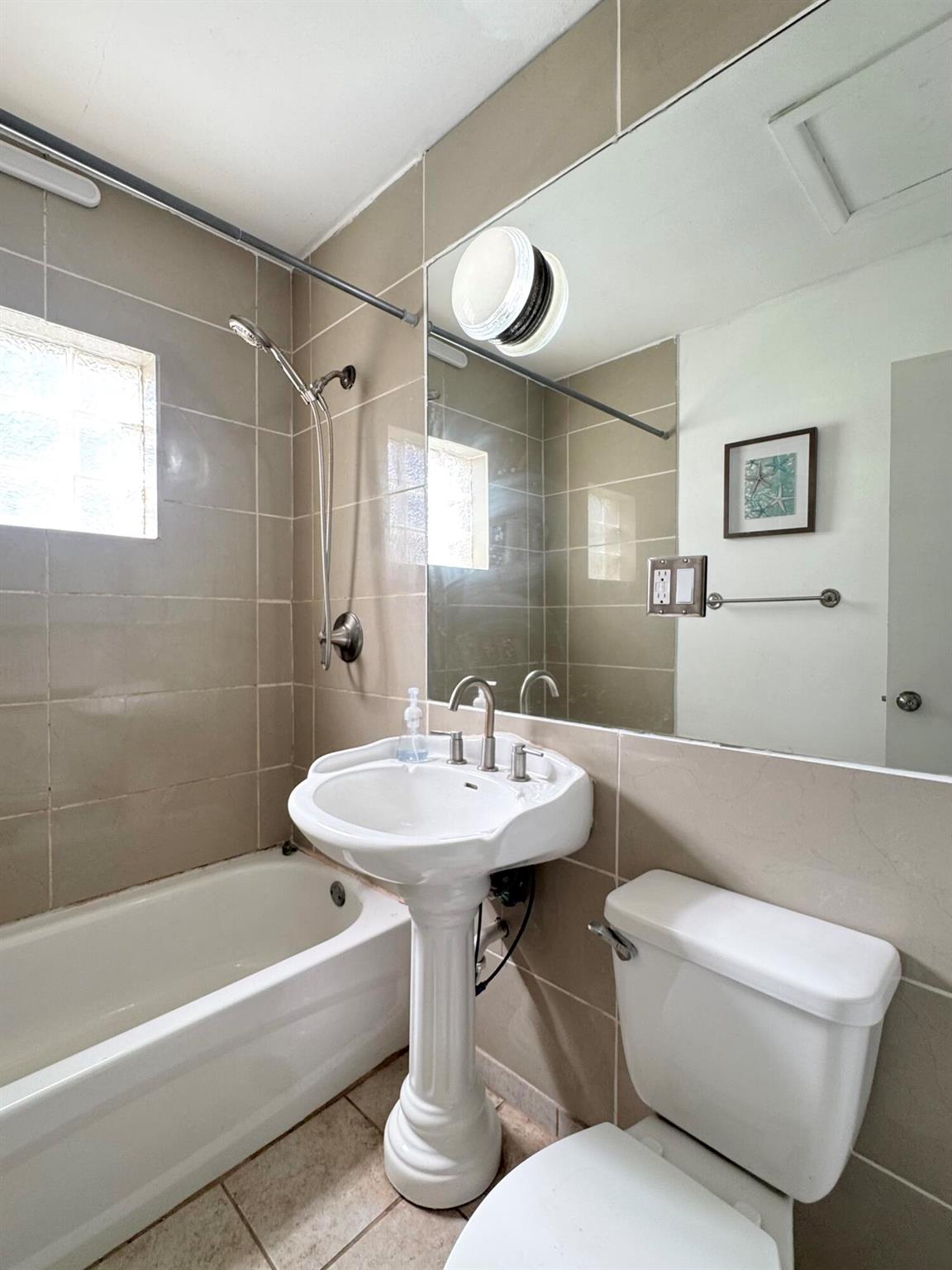 RIVERVIEW MANOR - Residential