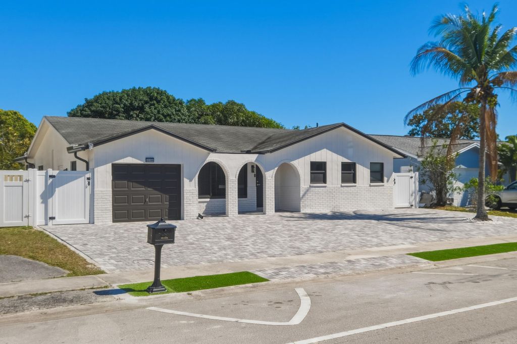 Photo of 22390 SW 66th Avenue, Boca Raton, FL 33428 (MLS # B26031535)