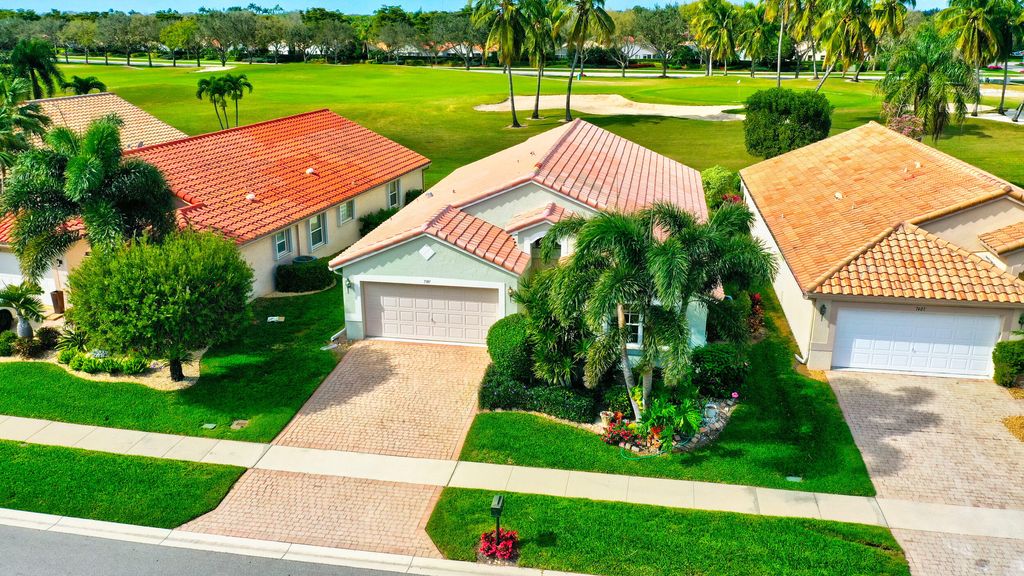 Photo of 7397 Haviland Circle, Boynton Beach, FL 33437 (MLS # R10960654)