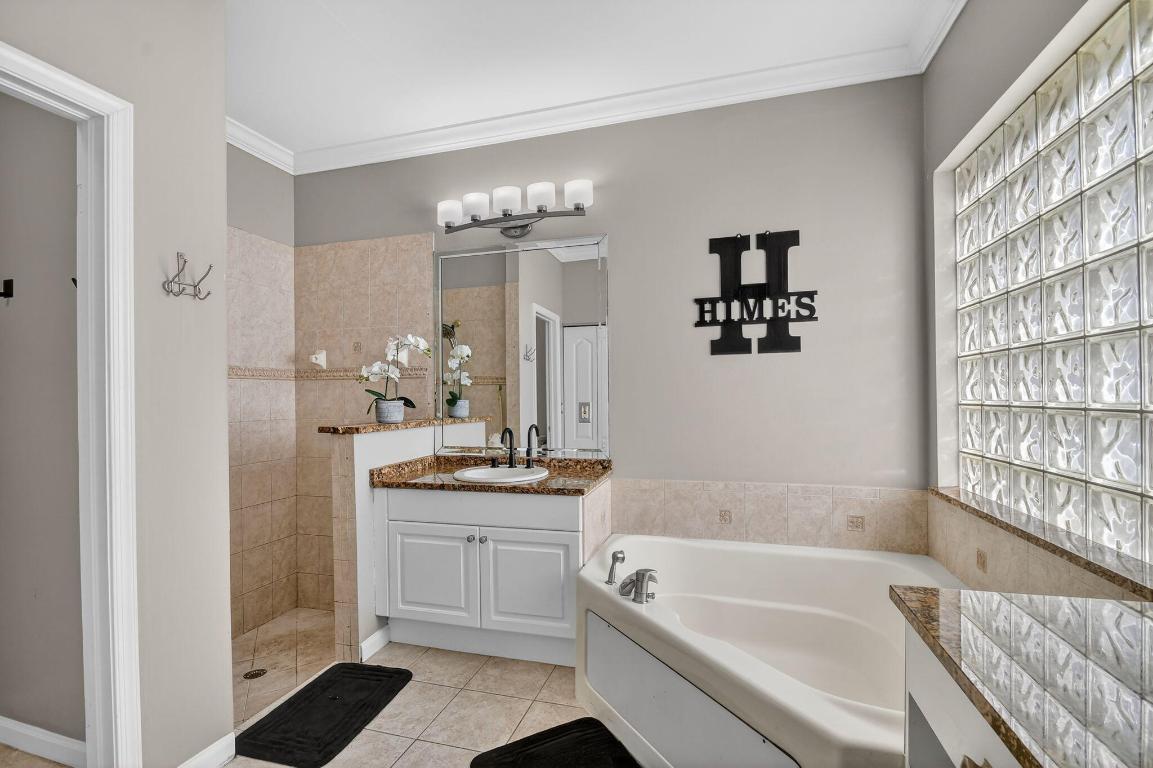 THOROUGHBRED LAKE ESTATES 1 - Residential