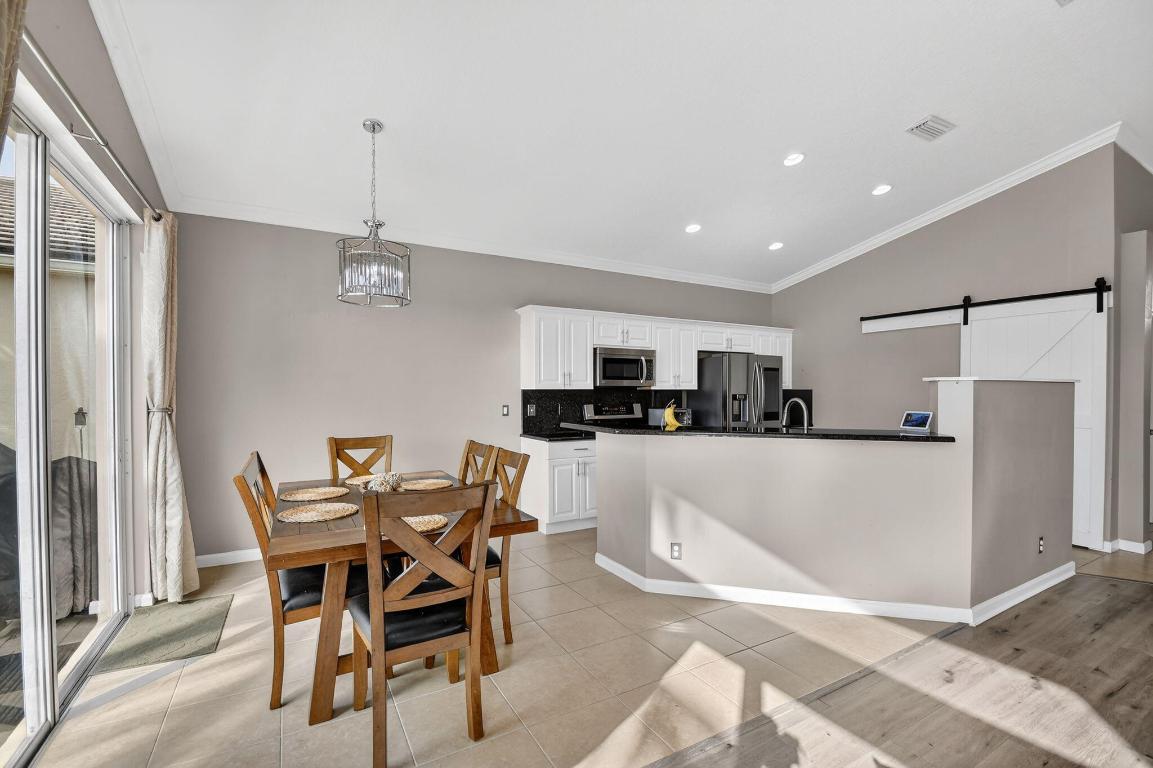 THOROUGHBRED LAKE ESTATES 1 - Residential