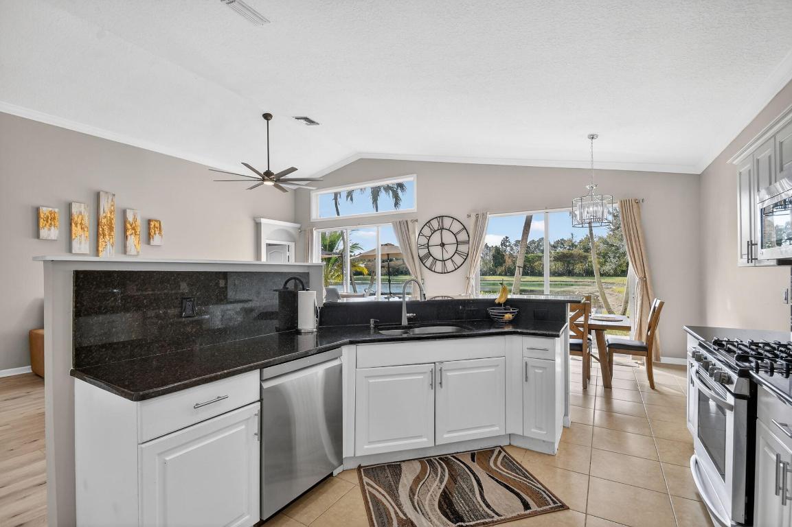 THOROUGHBRED LAKE ESTATES 1 - Residential