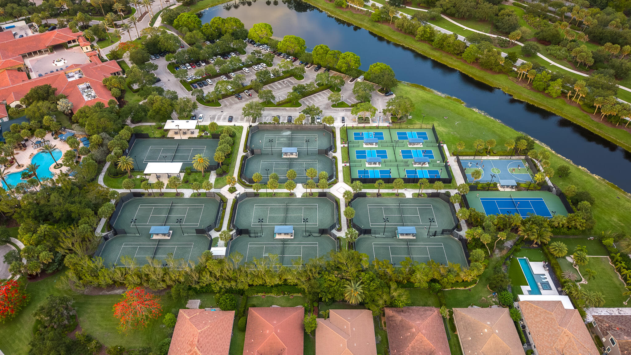 PARKLAND GOLF & COUNTRY CLUB - Residential
