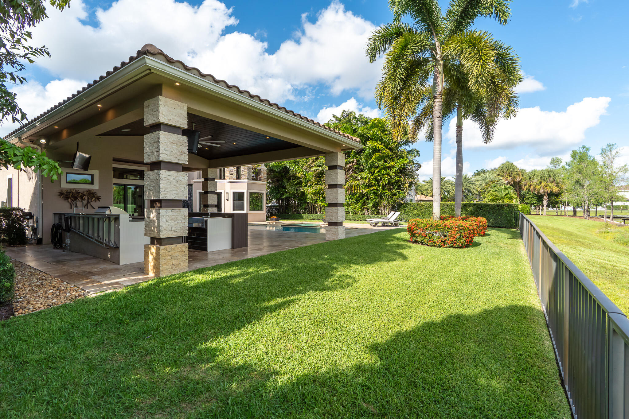 PARKLAND GOLF & COUNTRY CLUB - Residential