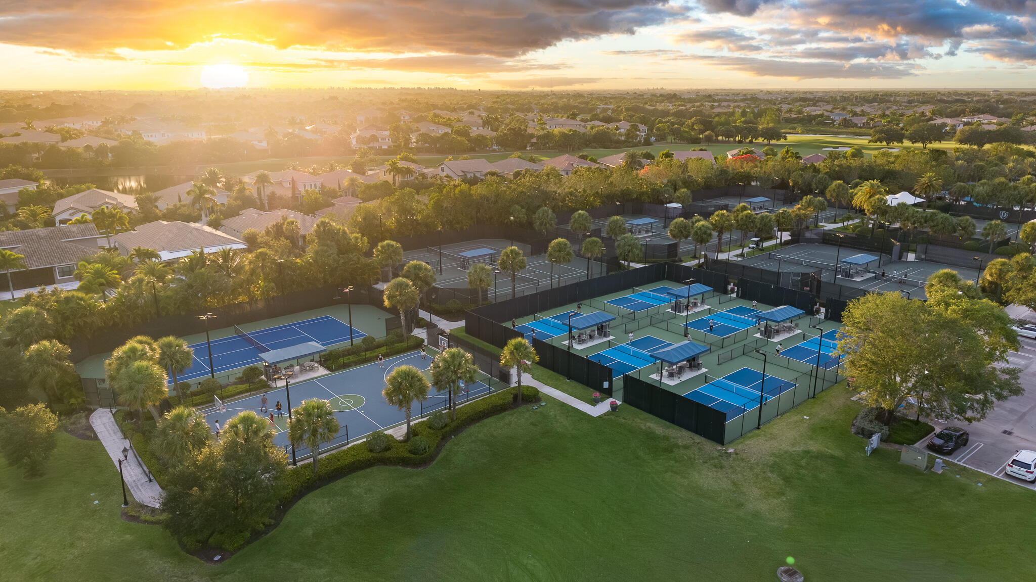 PARKLAND GOLF & COUNTRY CLUB - Residential