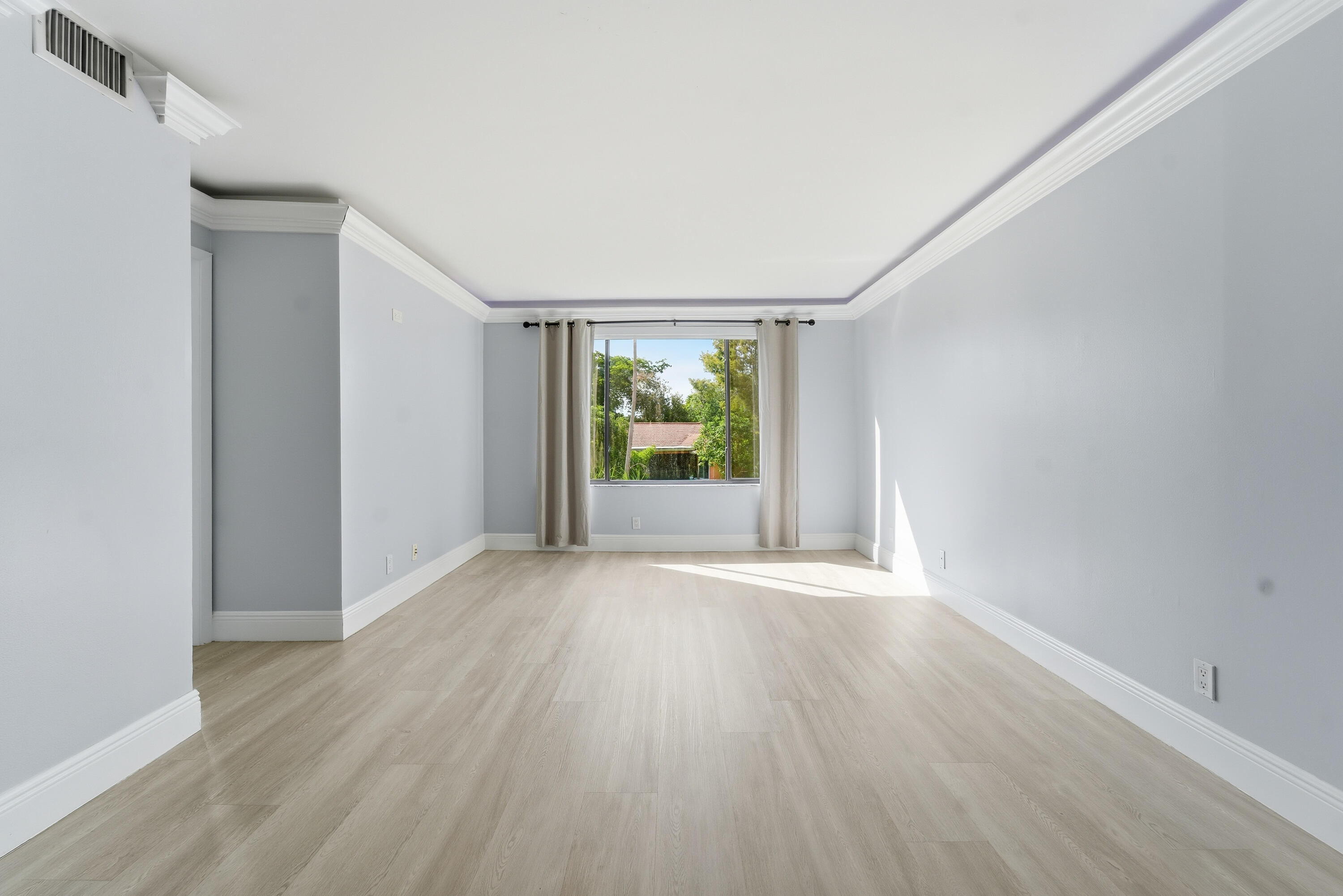 WATERS EDGE OF CORAL SPRINGS - Residential