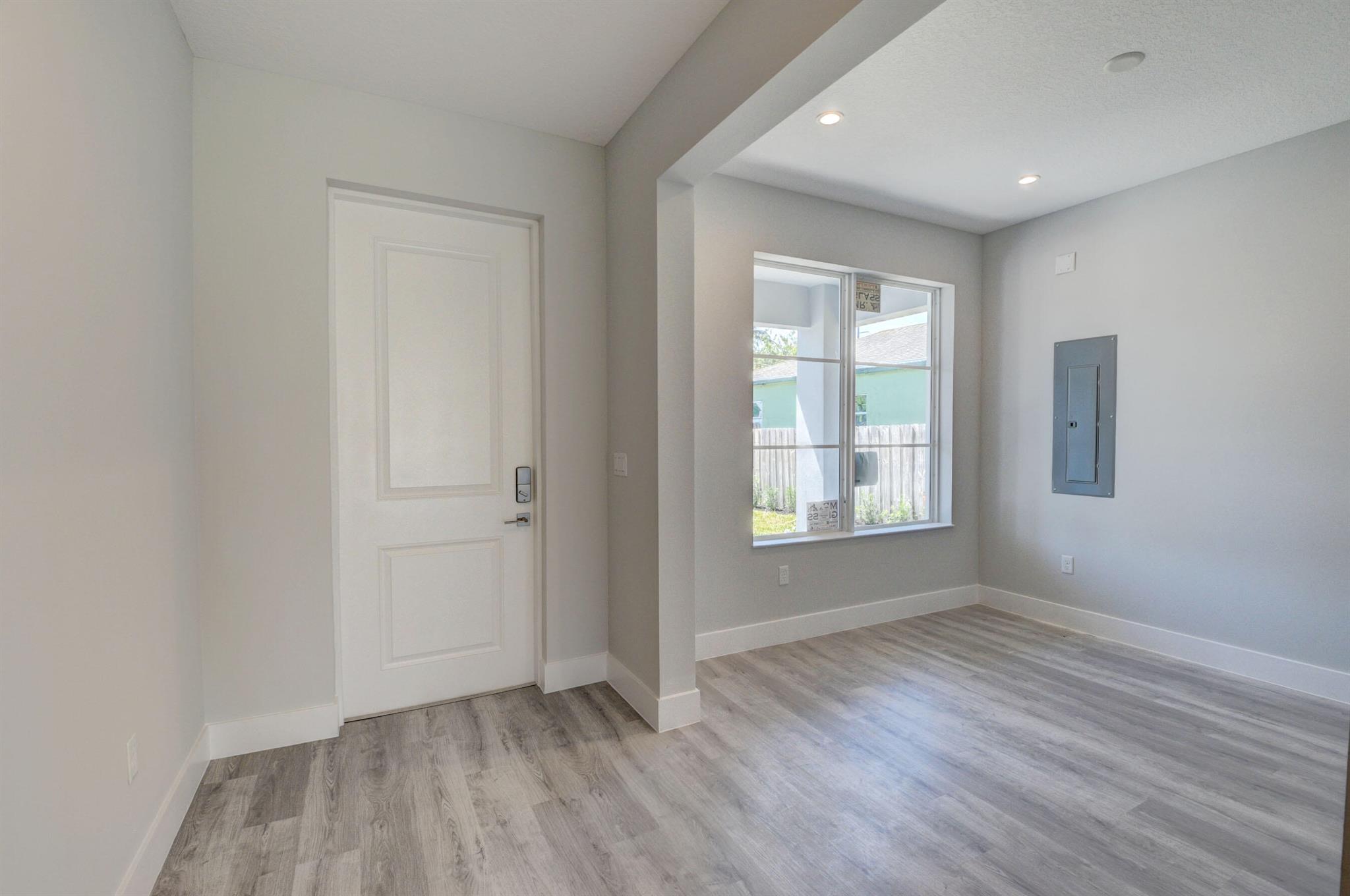 715 NW 1st Street