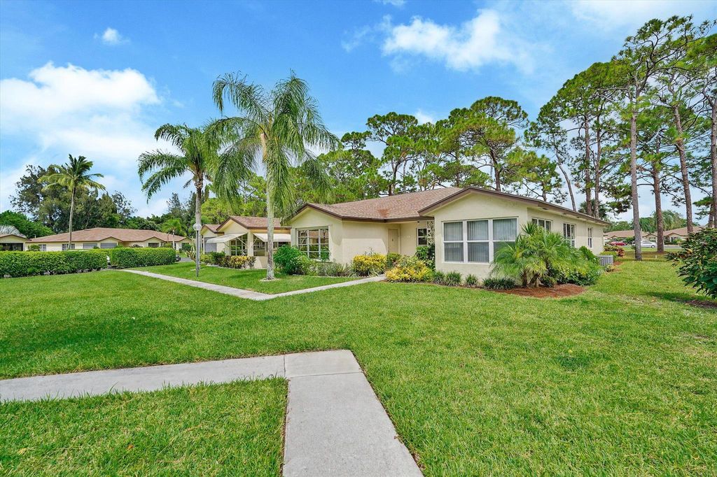 Photo of 13960 Nesting Way #C, Delray Beach, FL 33484 (MLS # R11119098)