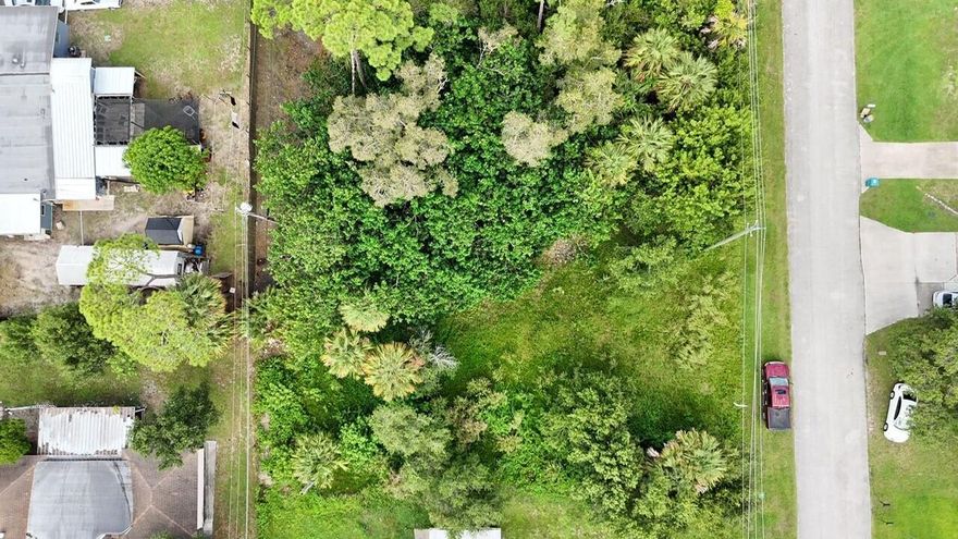 Lot for sale in the Lakewood Park area.  Amazing, quiet place to build your dream home and live in a great, safe neighborhood.