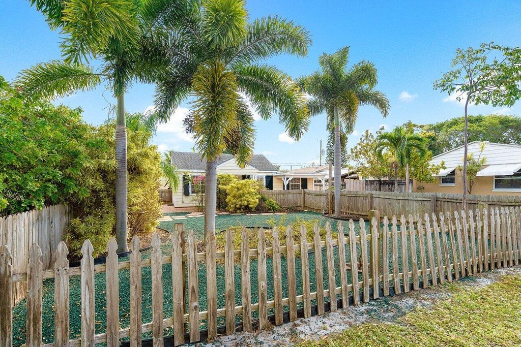 Photo of 1228 N E Street, Lake Worth Beach, FL 33460 (MLS # R10960198)