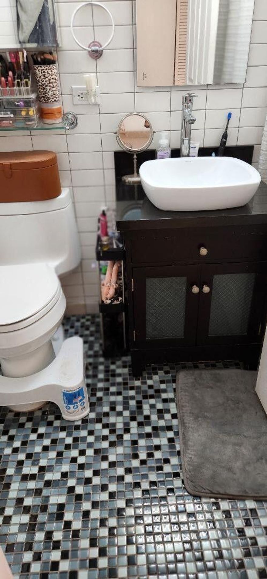 very good unit , clean and nicely well kept. new AC and washer and dryer.