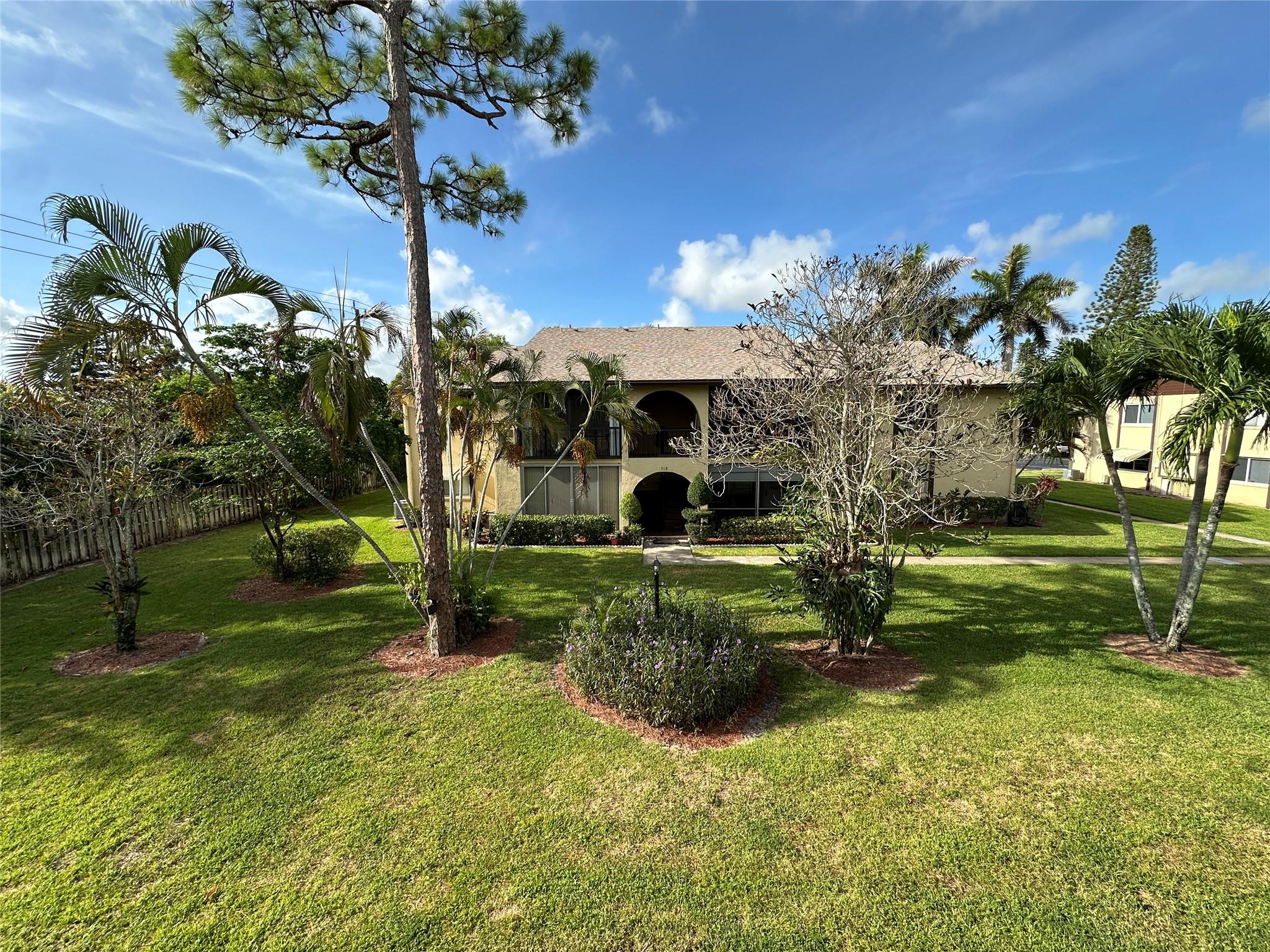 320 Pine Ridge Cir 320