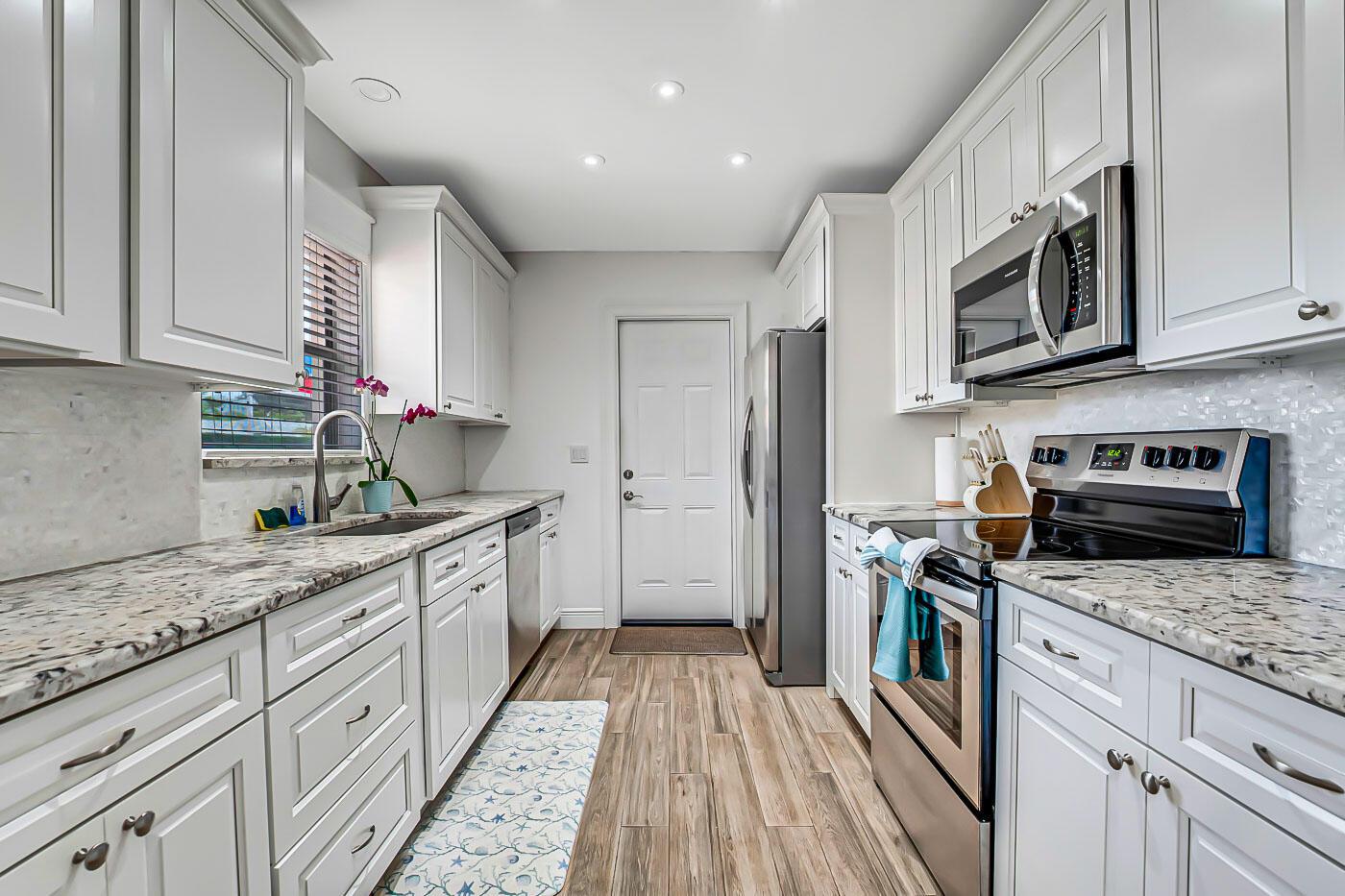 LAKE WORTH TOWN OF - Residential Lease