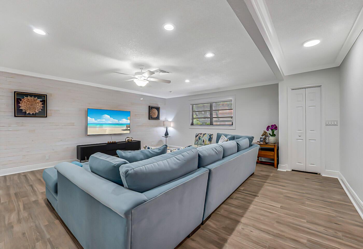 LAKE WORTH TOWN OF - Residential Lease