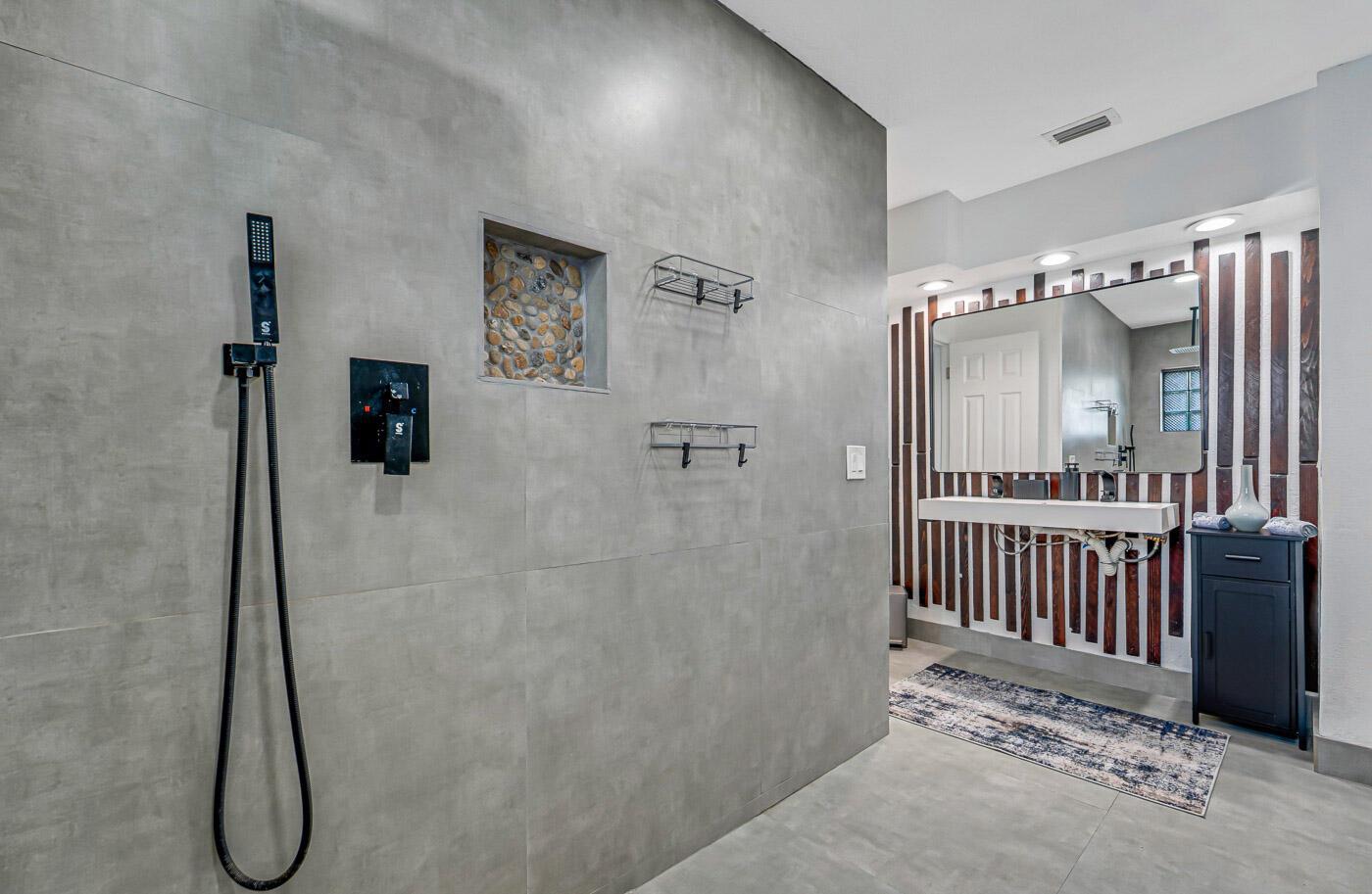 LAKE WORTH TOWN OF - Residential Lease