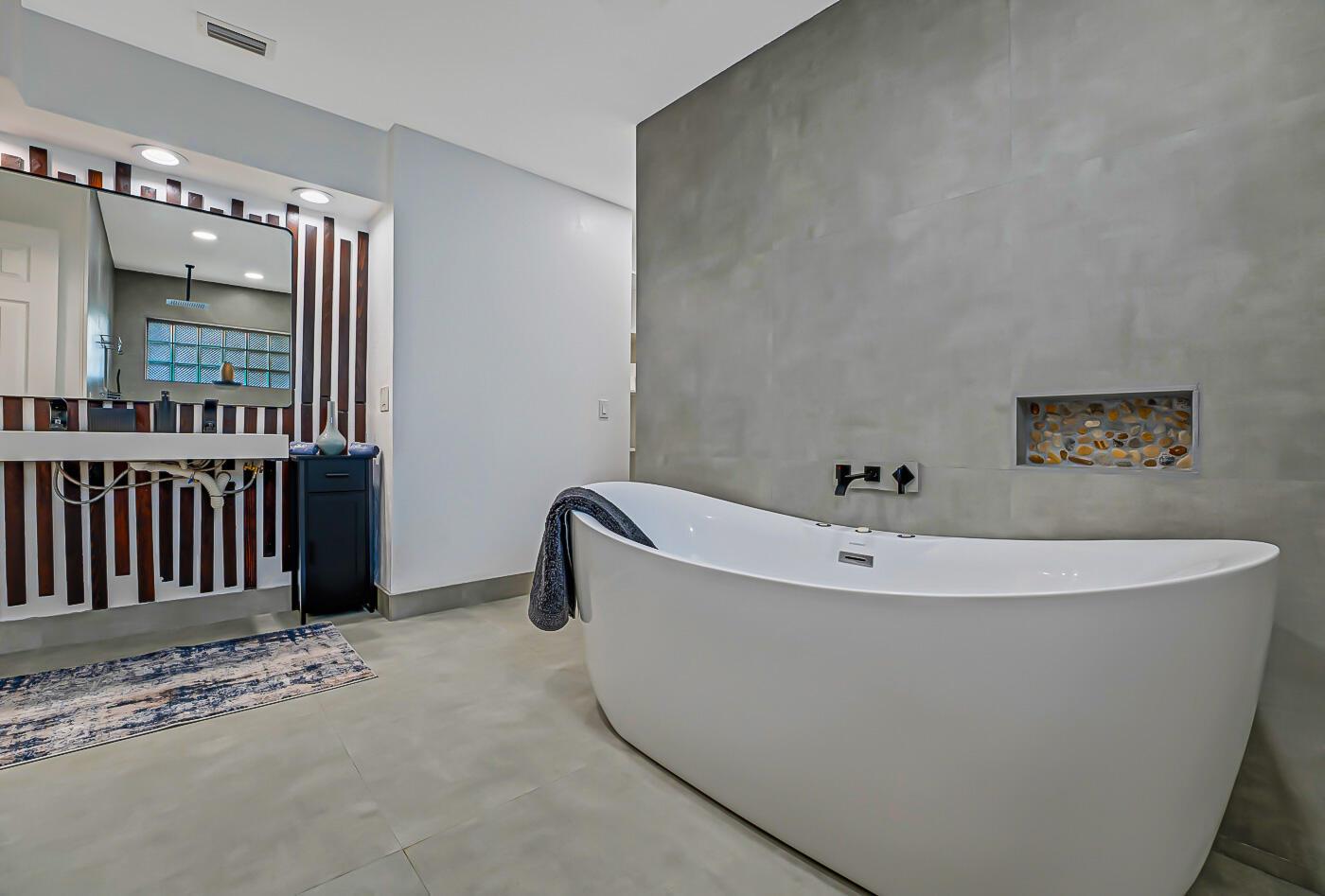 LAKE WORTH TOWN OF - Residential Lease