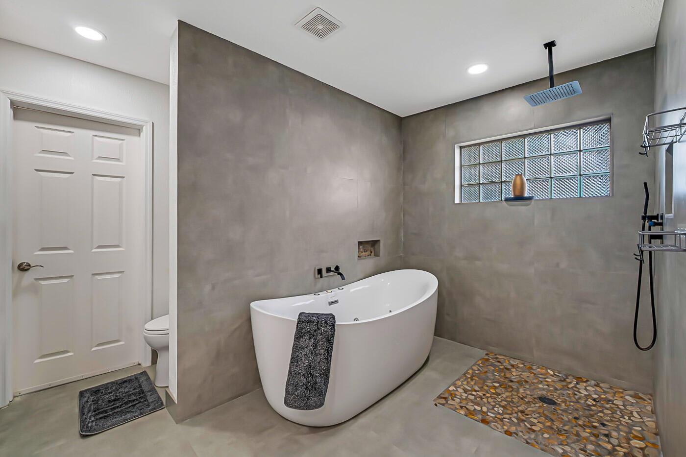 LAKE WORTH TOWN OF - Residential Lease