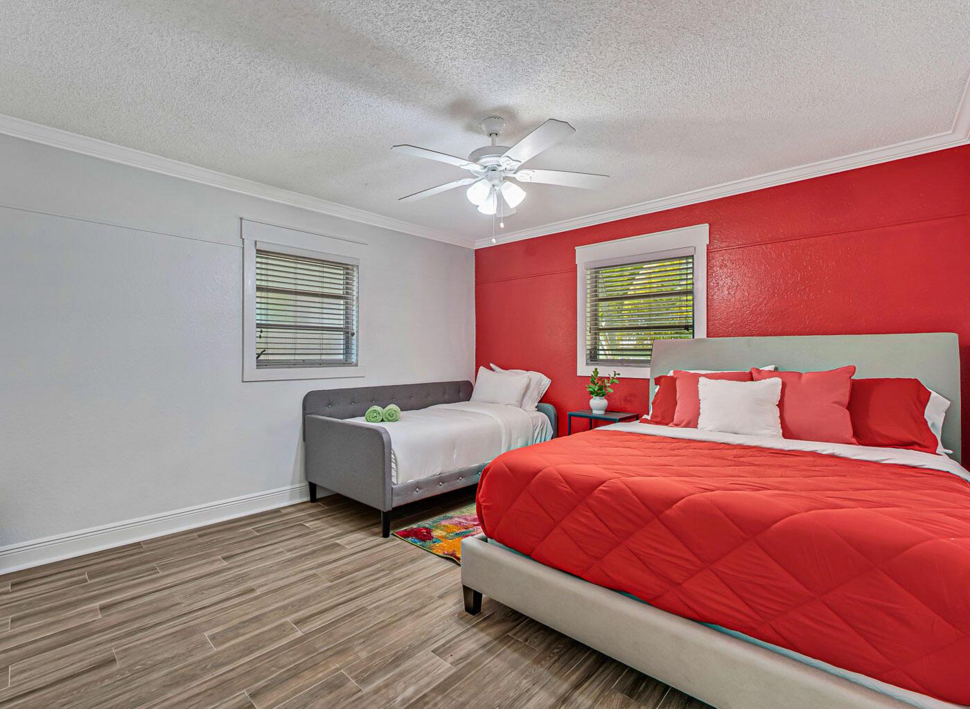 LAKE WORTH TOWN OF - Residential Lease