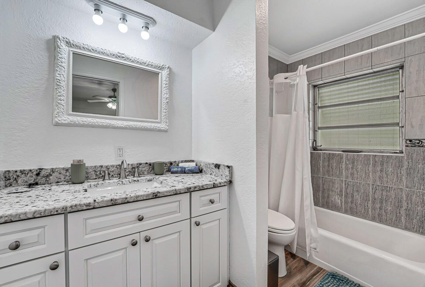 LAKE WORTH TOWN OF - Residential Lease