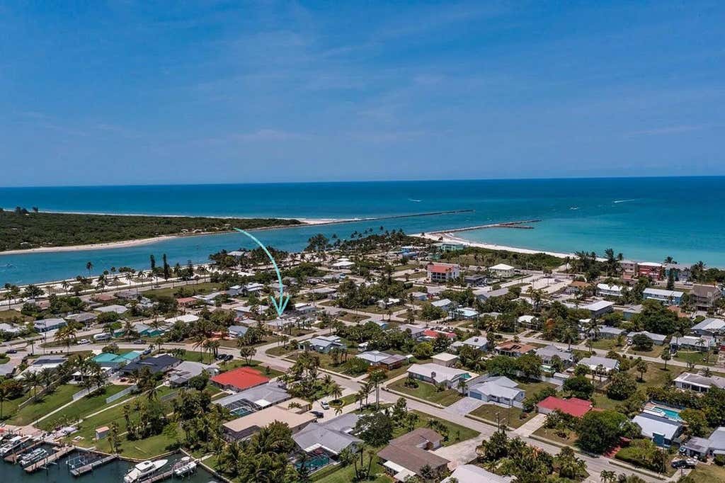 Photo of 1706 St Lucie Court, Fort Pierce, FL 34949 (MLS # B26059377)