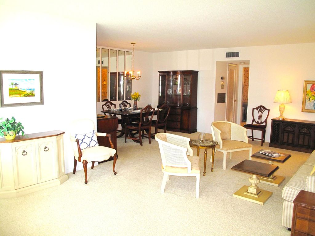 Photo of 220 E High Point Court E #C, Delray Beach, FL 33445 (MLS # R10969755)