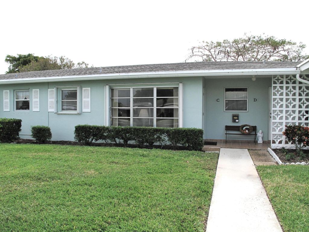 Photo of 220 E High Point Court E #C, Delray Beach, FL 33445 (MLS # R10969755)