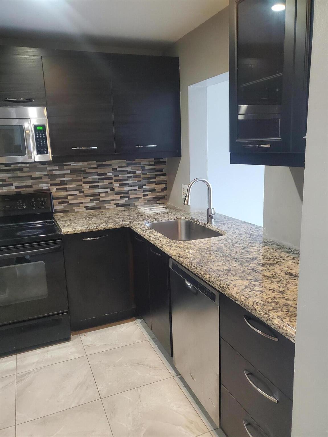 CYPRESS AT WOODMONT III - Residential Lease