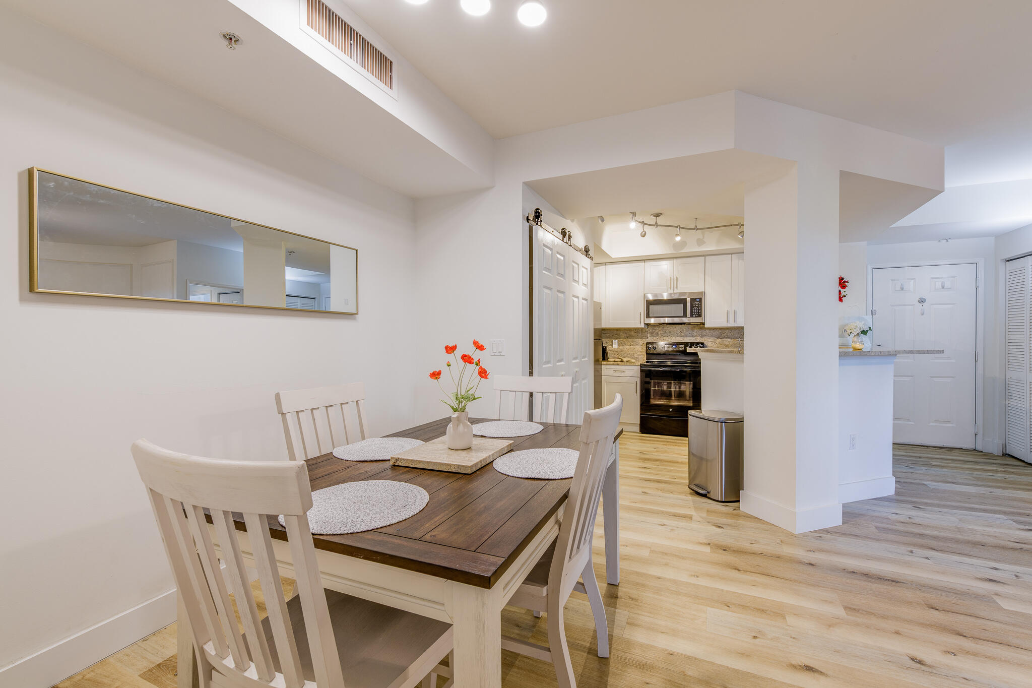 780 S Sapodilla Avenue 206
