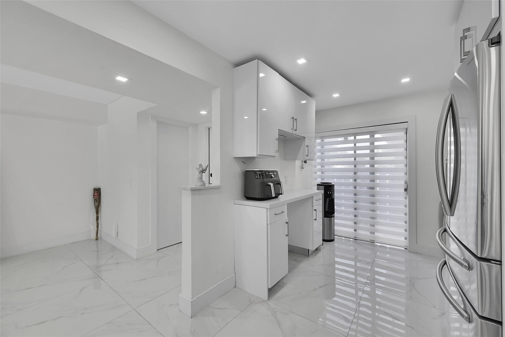 PARKWOOD CONDO - Residential