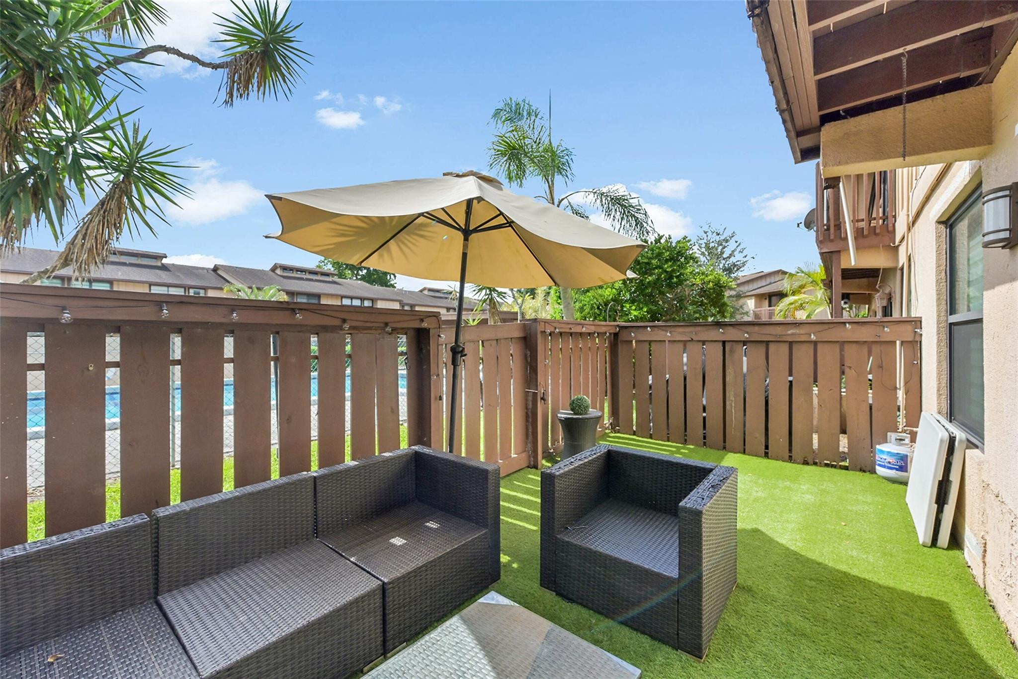 PARKWOOD CONDO - Residential