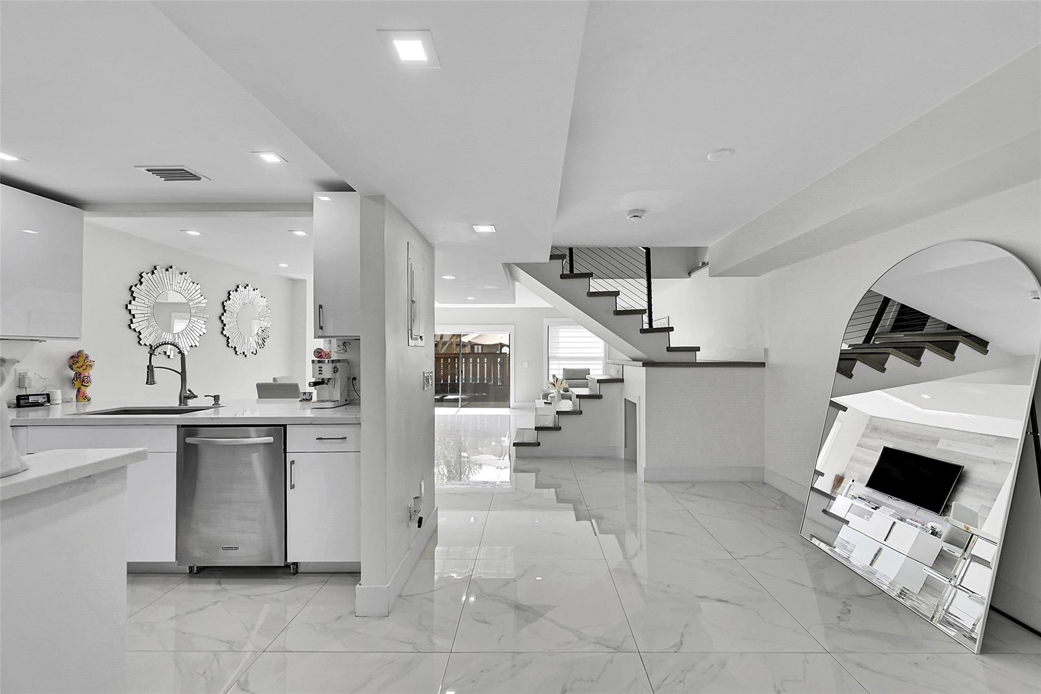 PARKWOOD CONDO - Residential