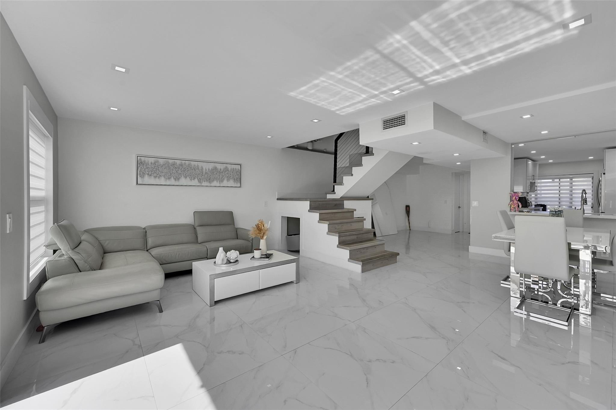 PARKWOOD CONDO - Residential