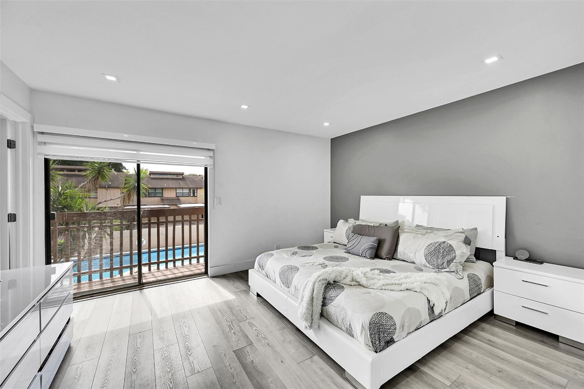 PARKWOOD CONDO - Residential