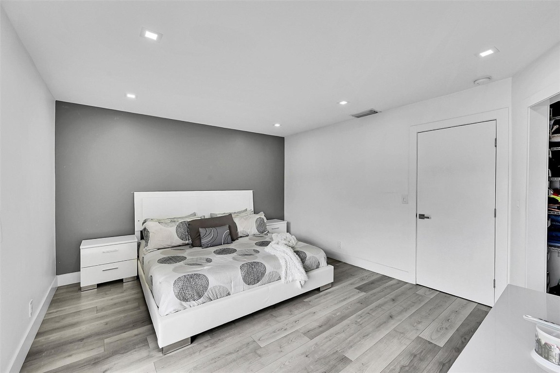 PARKWOOD CONDO - Residential