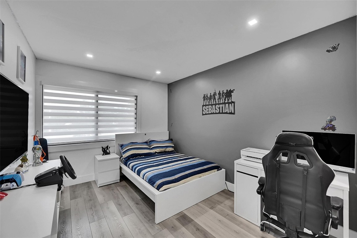 PARKWOOD CONDO - Residential