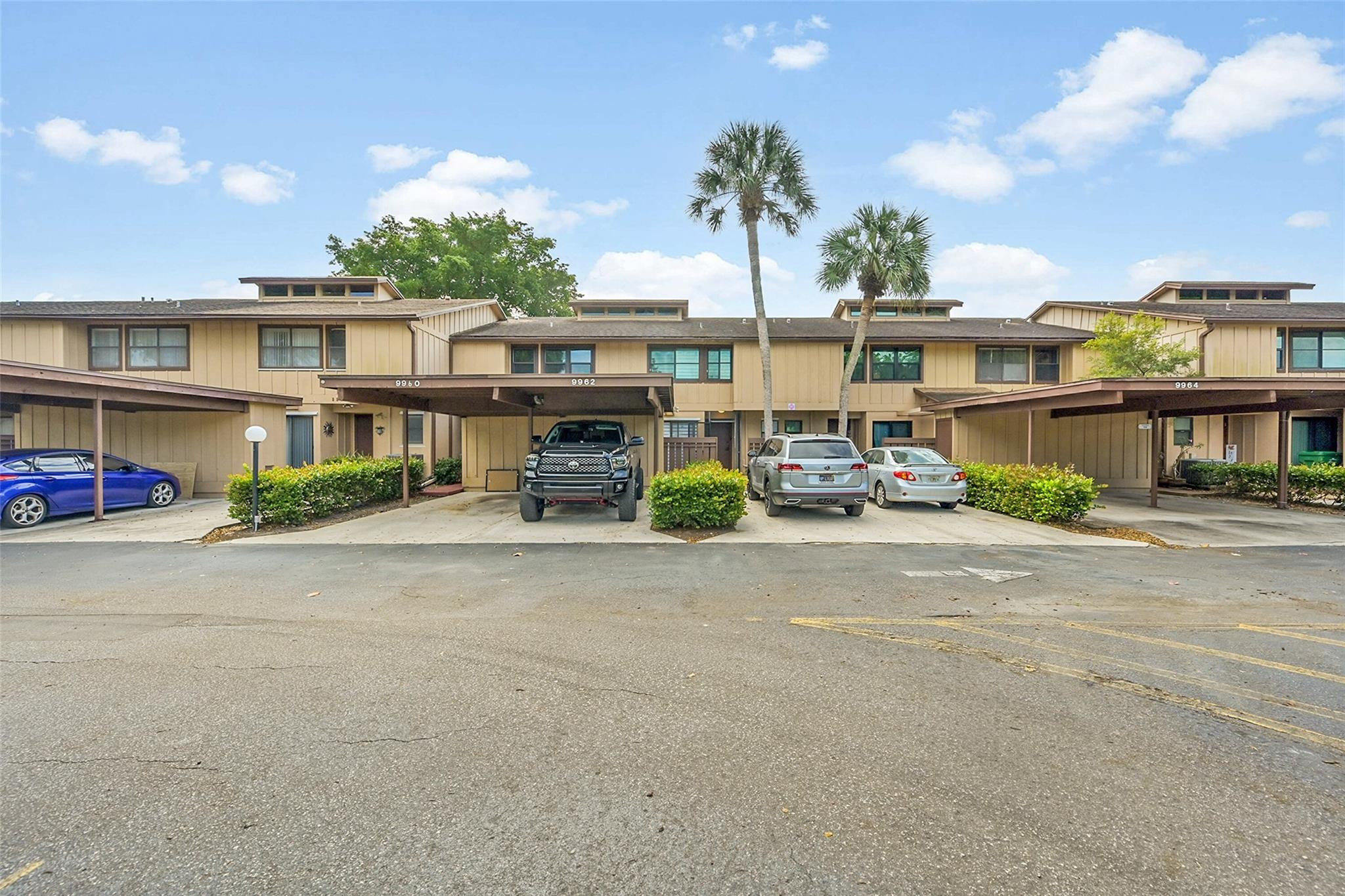 PARKWOOD CONDO - Residential