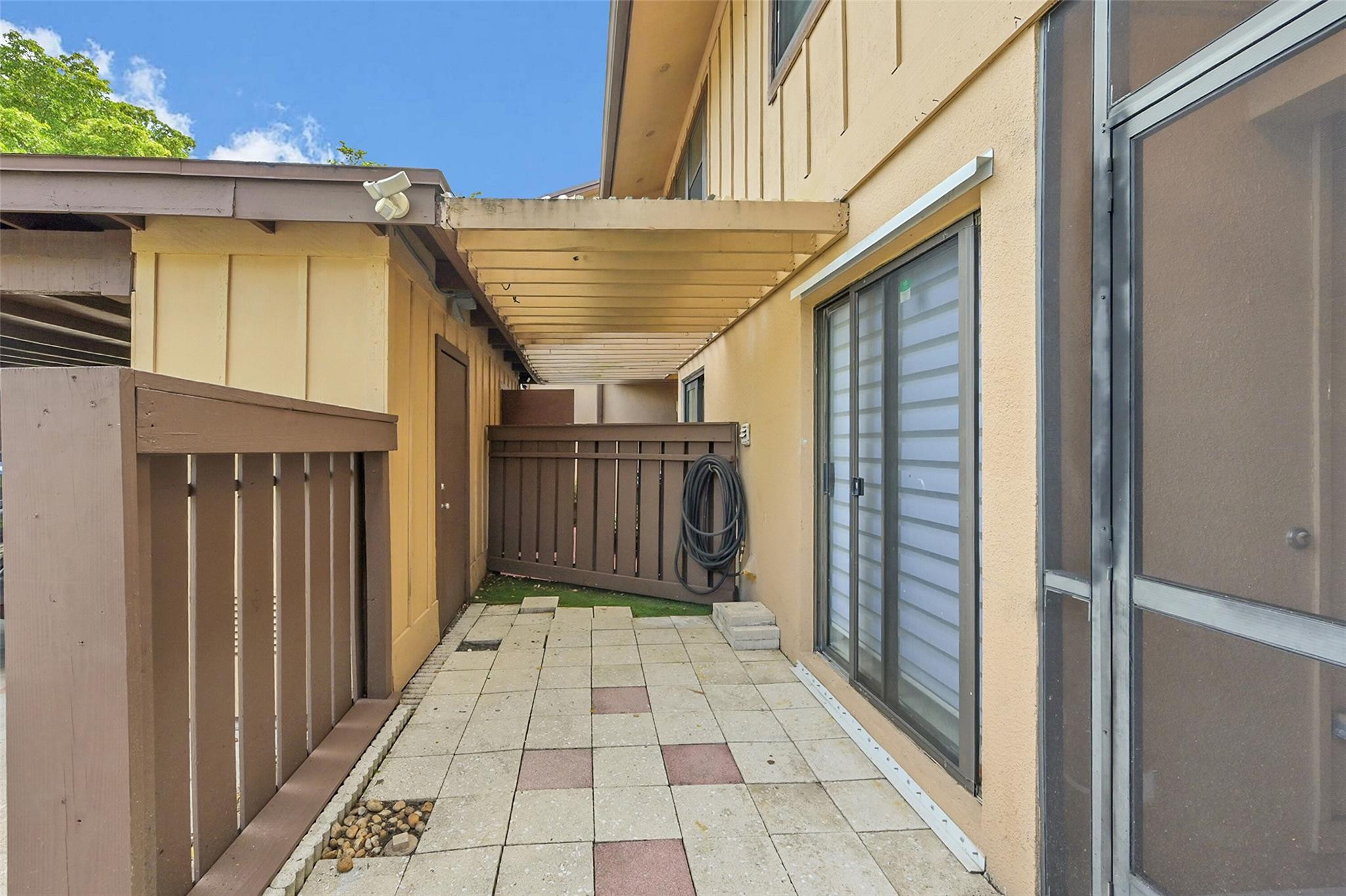 PARKWOOD CONDO - Residential