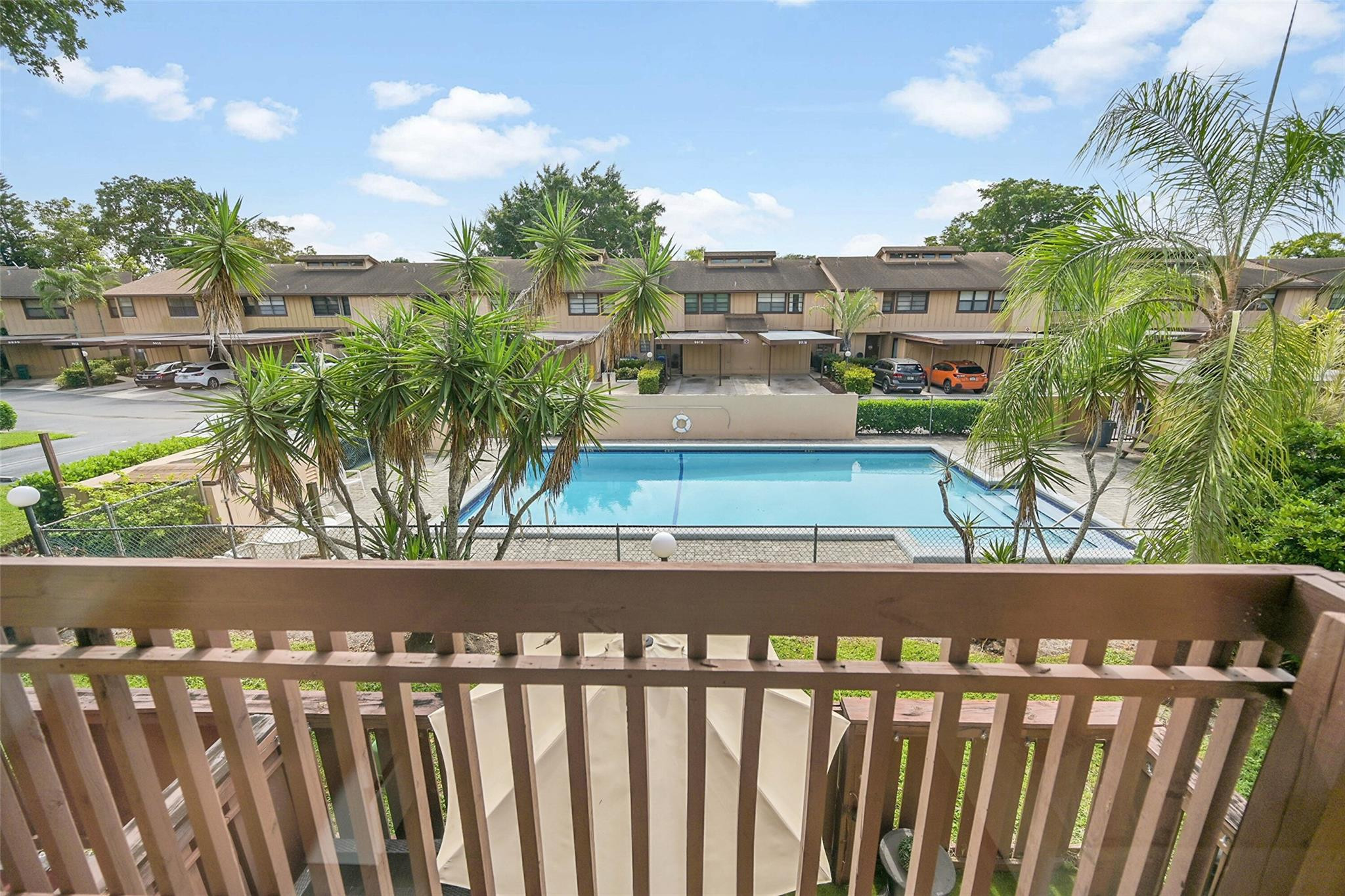 PARKWOOD CONDO - Residential