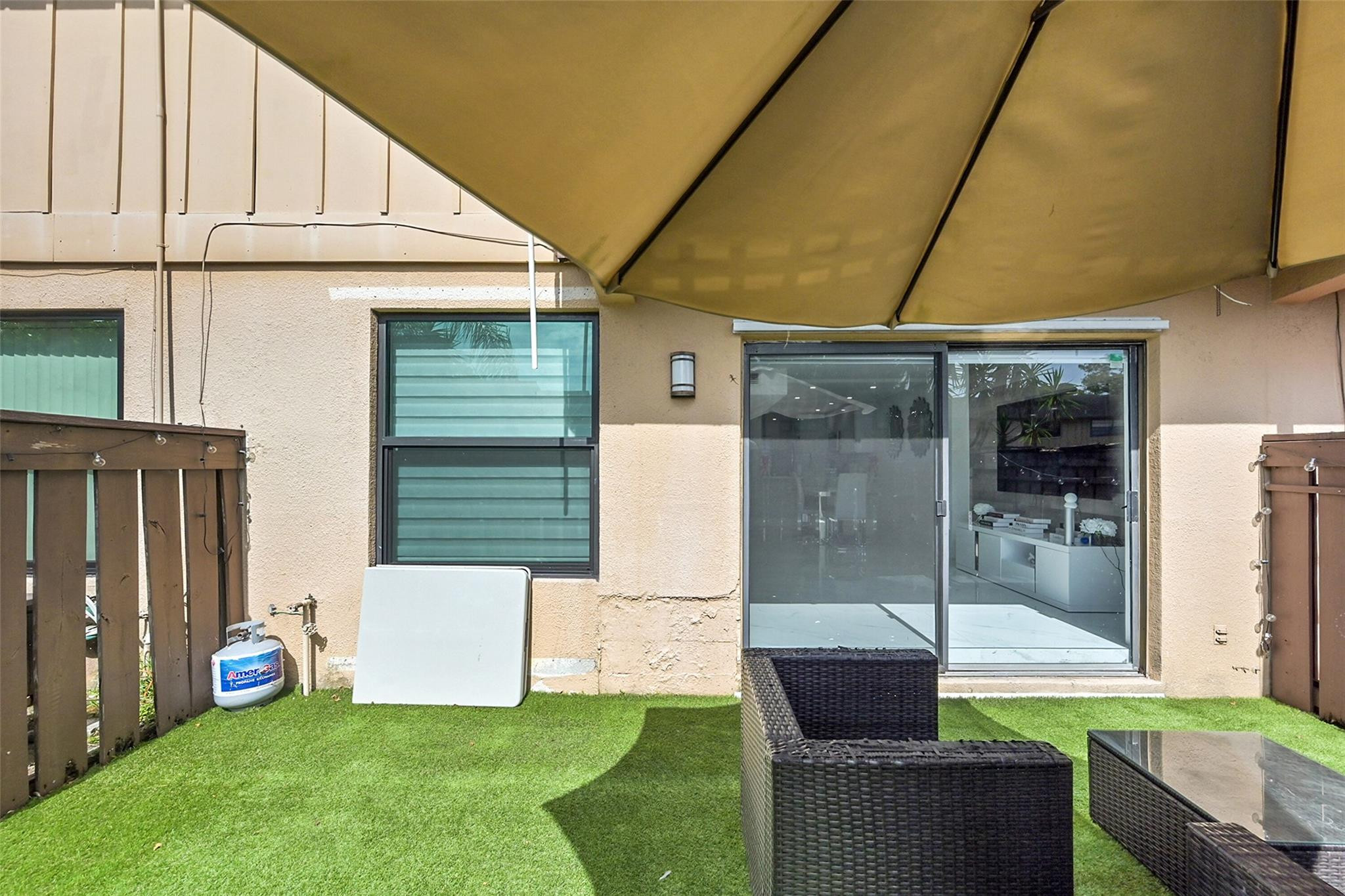 PARKWOOD CONDO - Residential