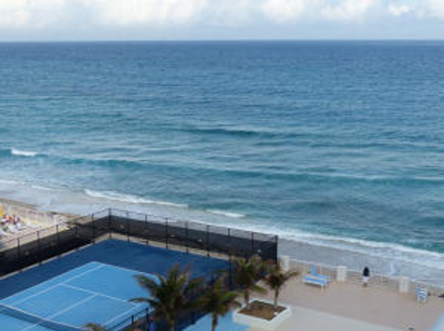 Penthouse condo with great ocean views from living room and bedrooms. Freshly painted. Very desirable building with full amenities.. business center, garage parking, tennis, 24 hour door person etc.Don't miss out on a great rental.