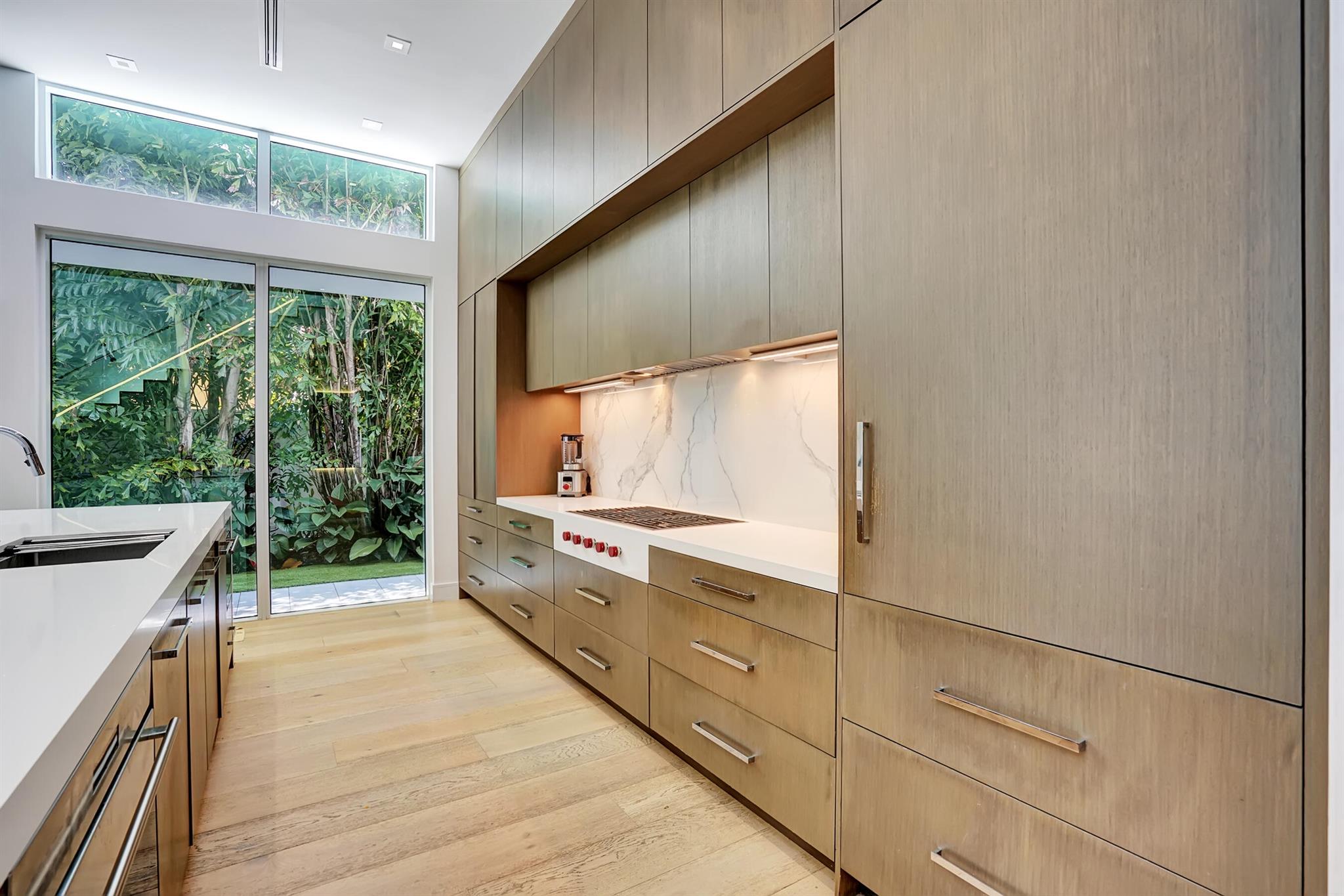 Palm Trail - Residential