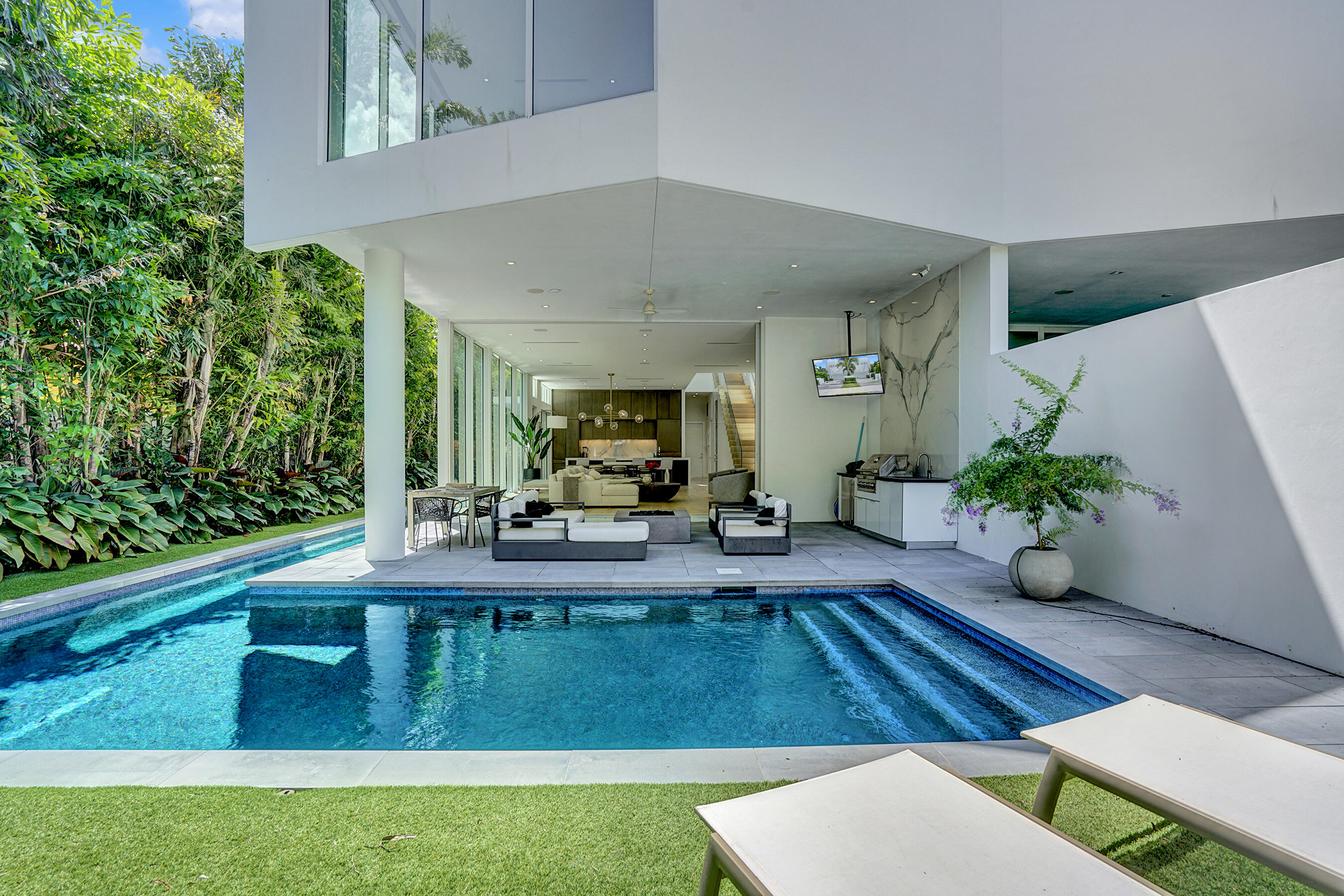 Palm Trail - Residential