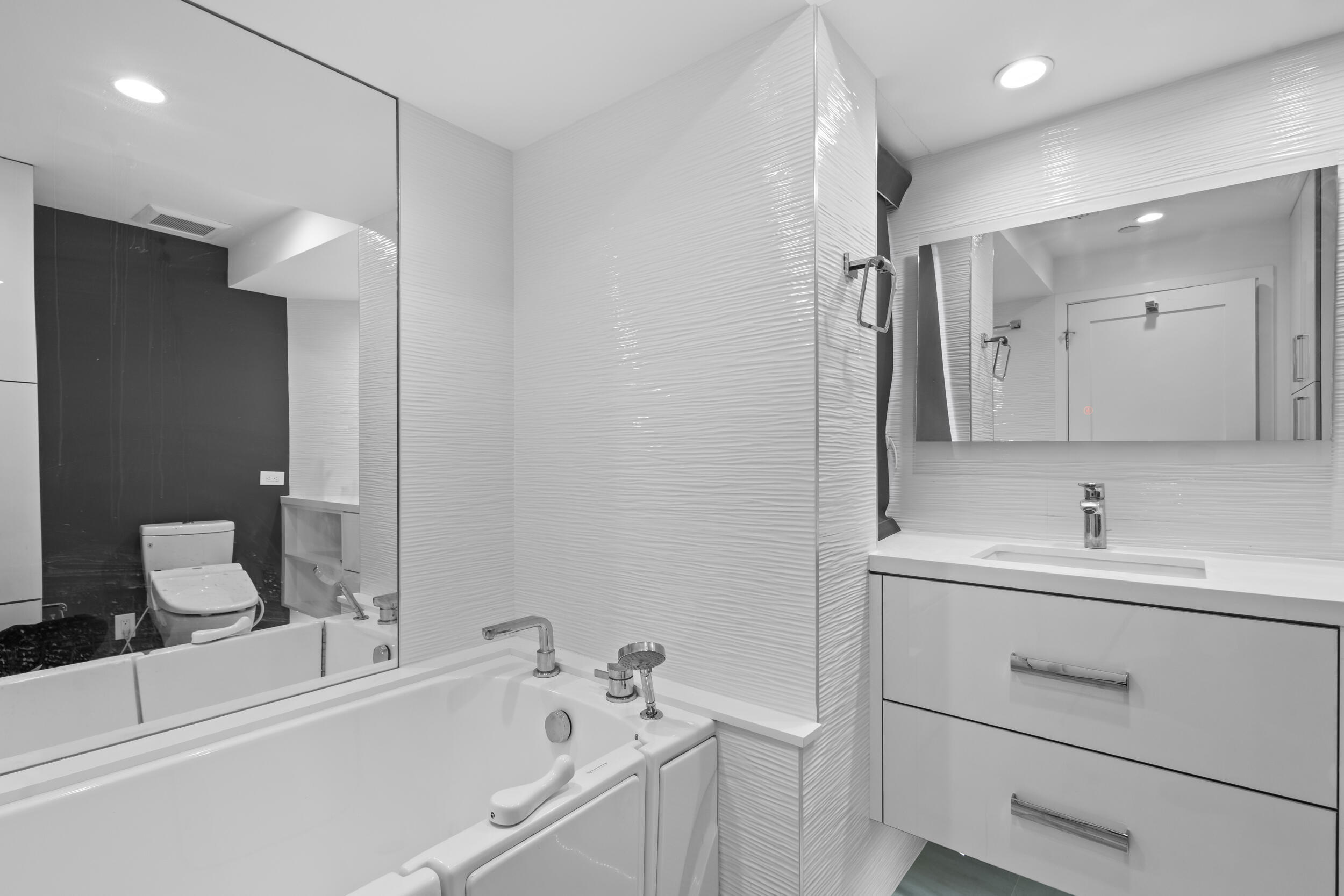 MIZNER TOWER CONDO - Residential Lease