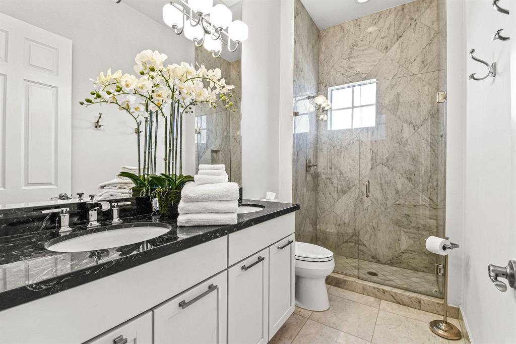 CARRIAGE HOMES AT FRENCHM - Residential