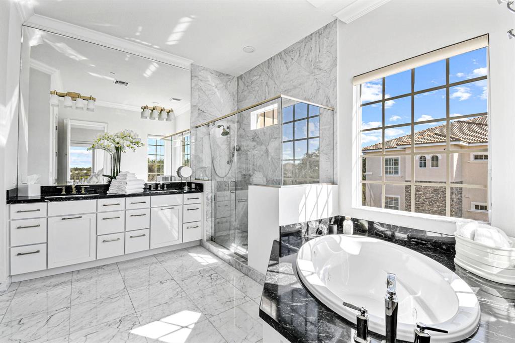 CARRIAGE HOMES AT FRENCHM - Residential